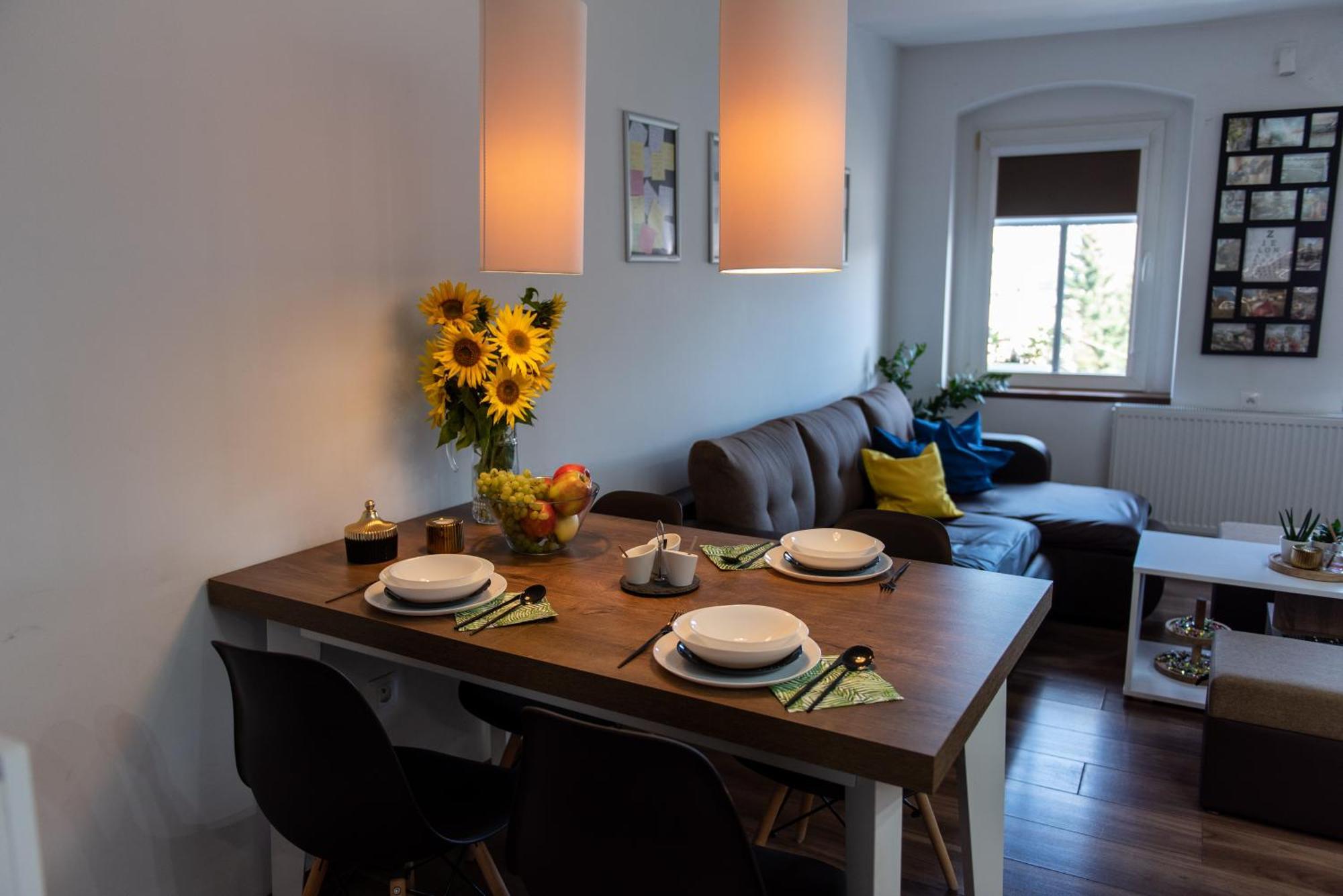 Apartament Crooked Stairs Zielona Gora  Bagian luar foto