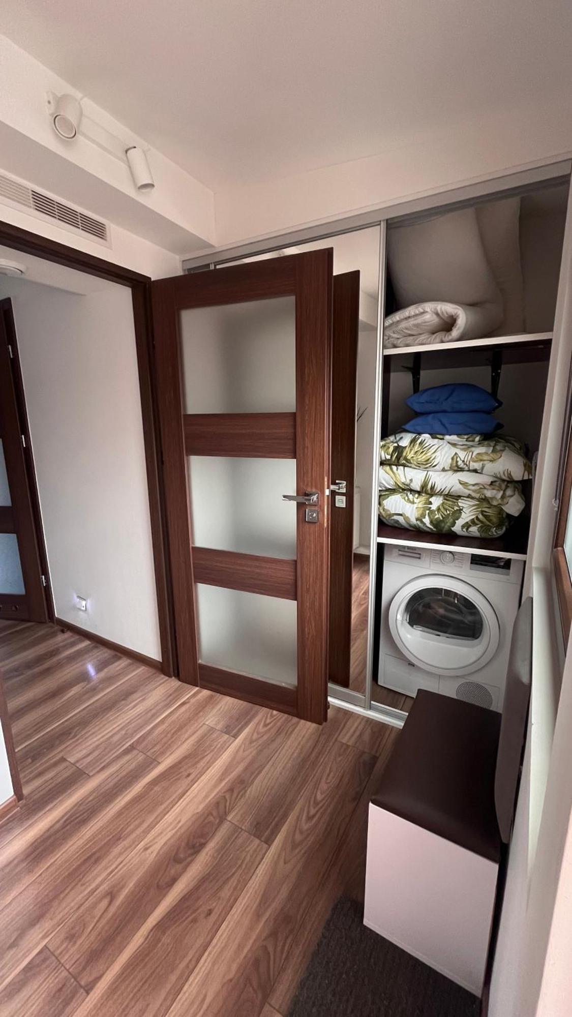 Apartament Crooked Stairs Zielona Gora  Bagian luar foto