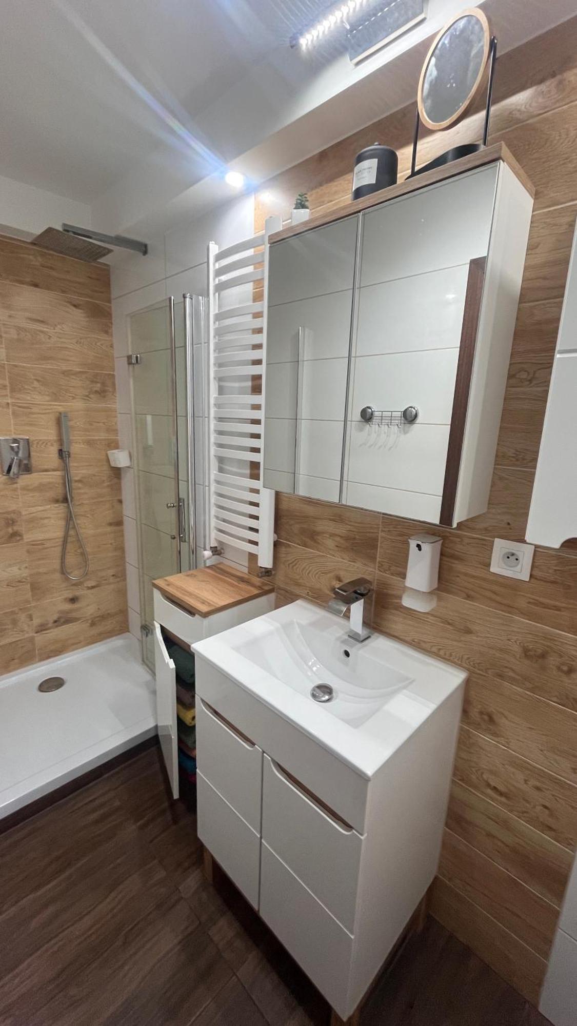 Apartament Crooked Stairs Zielona Gora  Bagian luar foto