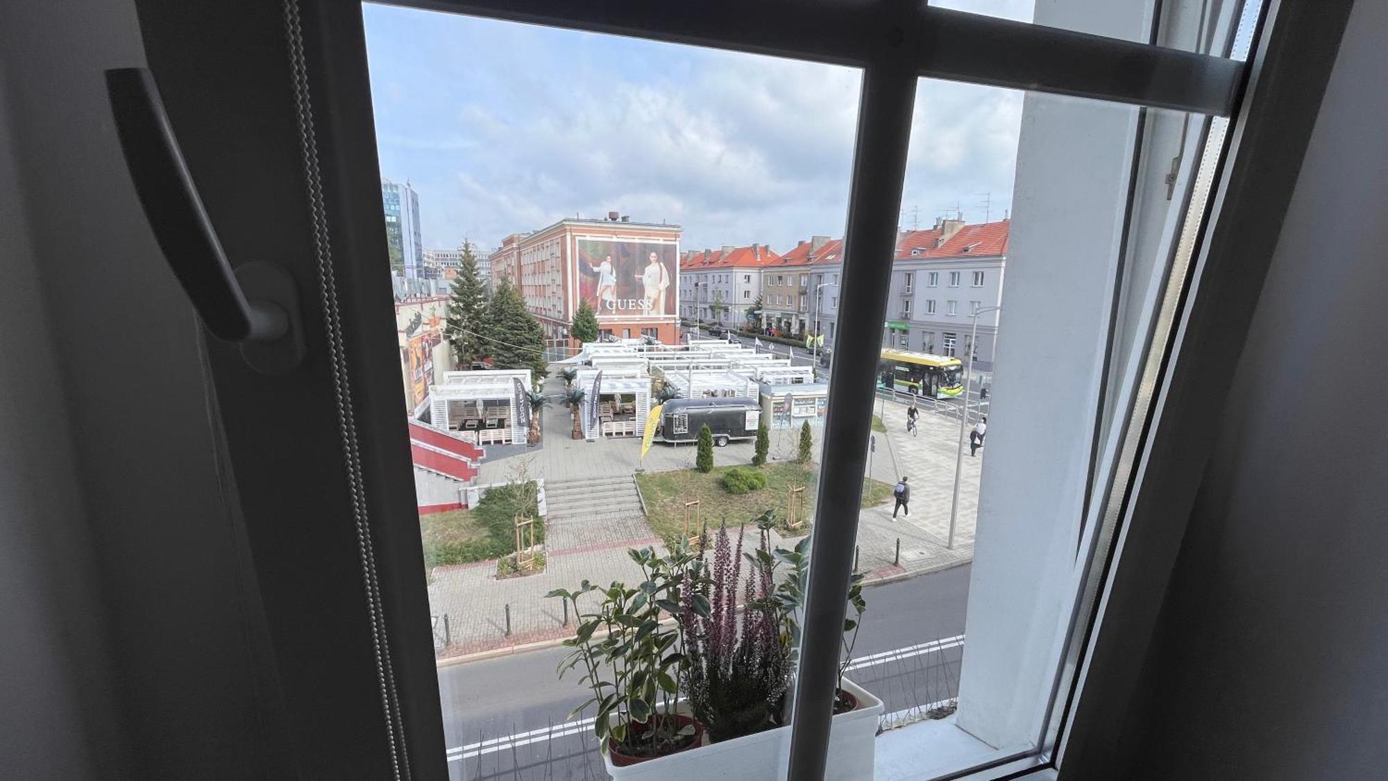 Apartament Crooked Stairs Zielona Gora  Bagian luar foto