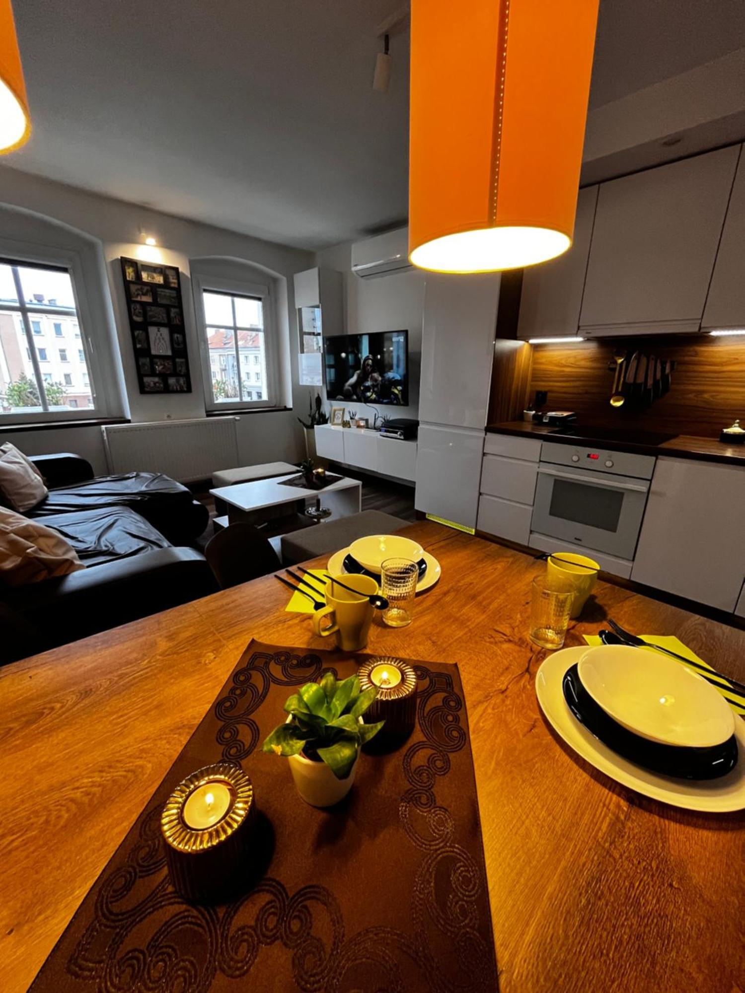 Apartament Crooked Stairs Zielona Gora  Bagian luar foto