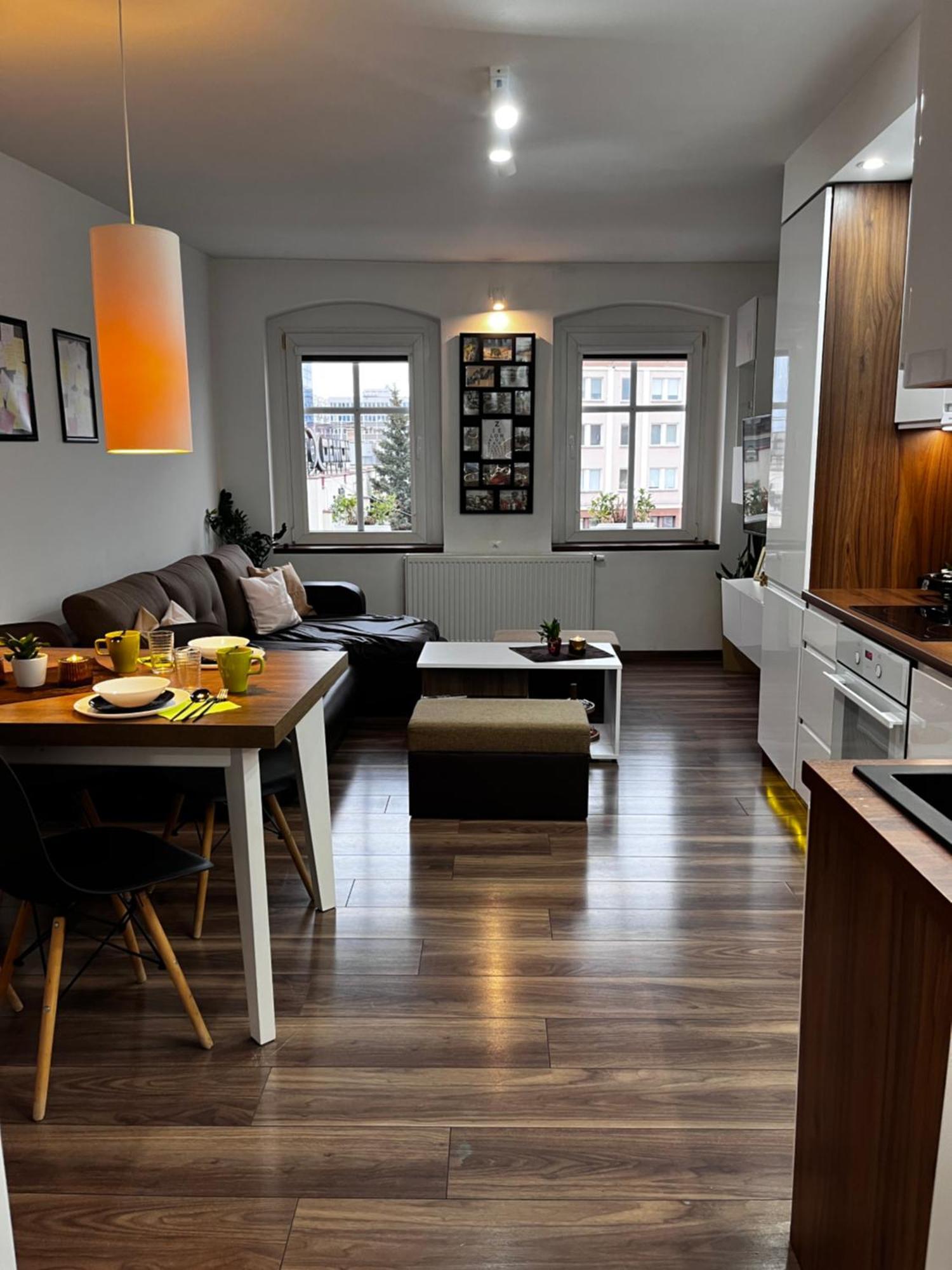 Apartament Crooked Stairs Zielona Gora  Bagian luar foto